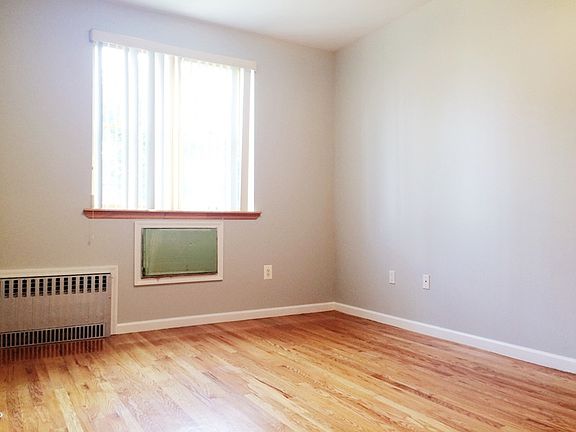 3rd image of 580 Leonard St
