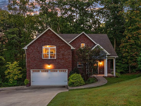 2nd image of 3047 Gracie Ann Dr