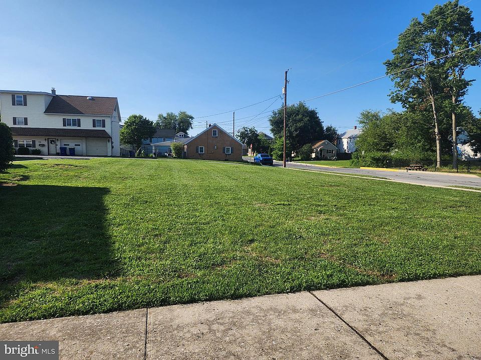 2nd image of N Race St