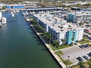 4900 38th Way S APT 301, Saint Petersburg, FL 33711