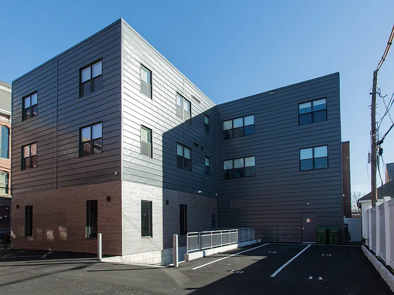 13 W Central St #7 — Photo 3