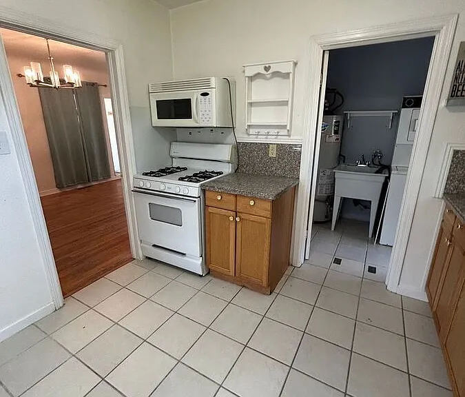 1250 Ames St — Photo 2