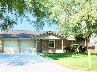 405 Morningside Dr, Friendswood, TX 77573