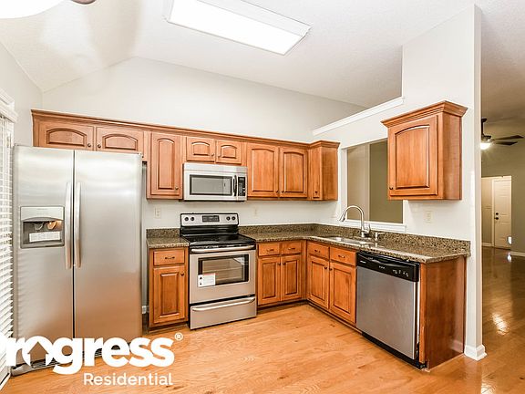 5th image of 8481 Regal Bend Dr