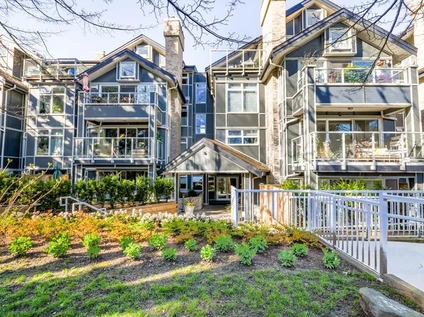 865 W 15th Ave #203, Vancouver, BC V5Z 1R8