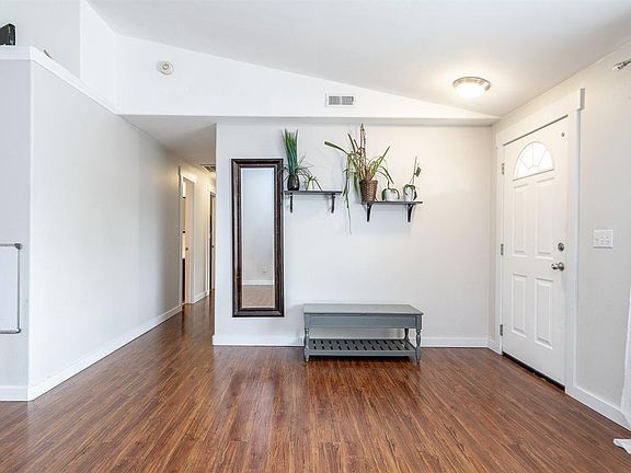 4th image of 4632 Hibiscus St