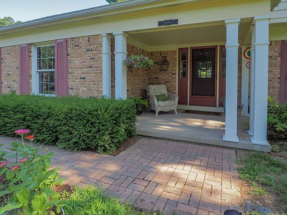 1396 Bunkerhill Dr-102