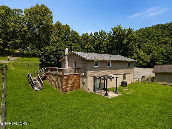 3rd image of 604 Bagwell Rd