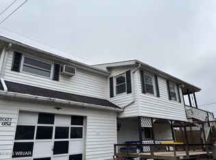 R 652 E Church St, Lock Haven, PA 17745