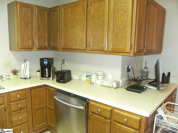4th image of 202 S Woodgreen Way