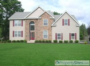 2 Samara Ct, Commack, NY 11725