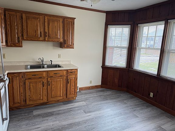 3rd image of 108 E Cedar Ave #3
