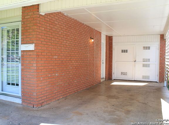 4th image of 270 Hatcher Ave