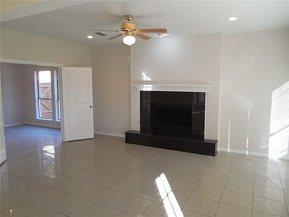 2nd image of 1408 Melody Ln