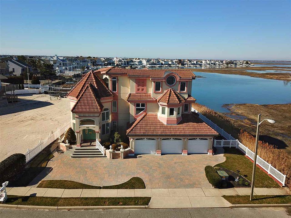1st image of 606 42nd St