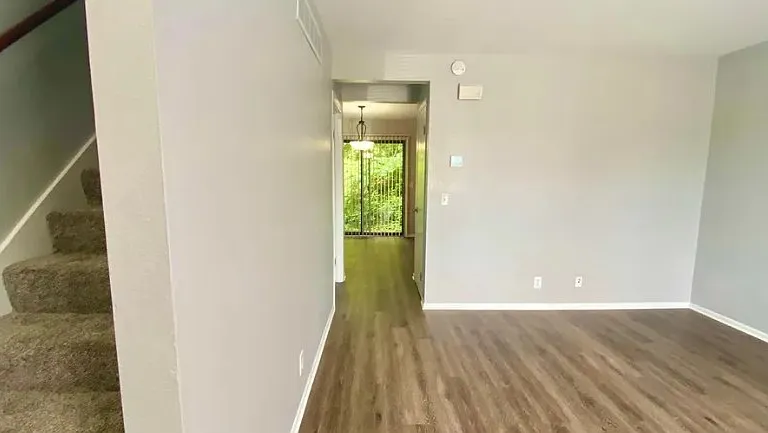451 Lincoln Ave #4 — Photo 1