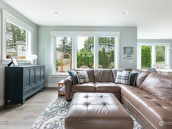 4th image of 16513 66th Avenue W