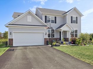 900 Treeline Dr, Algonquin, IL 60102