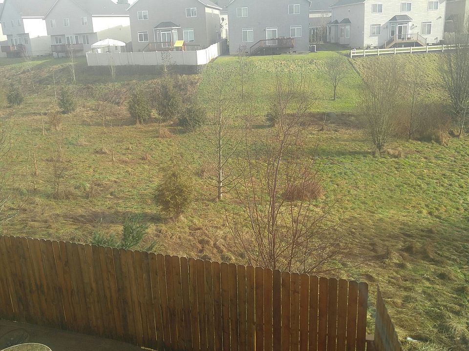 2nd image of 110 S 32nd Pl