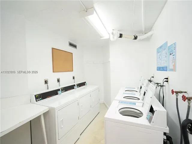 1400 Saint Charles Pl #323 — Photo 8