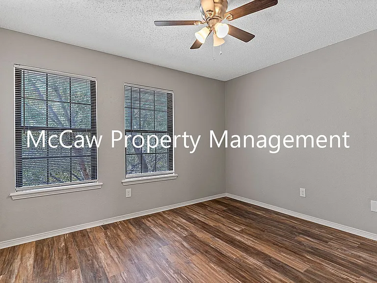 210 Rolston Rd #4 — Photo 18