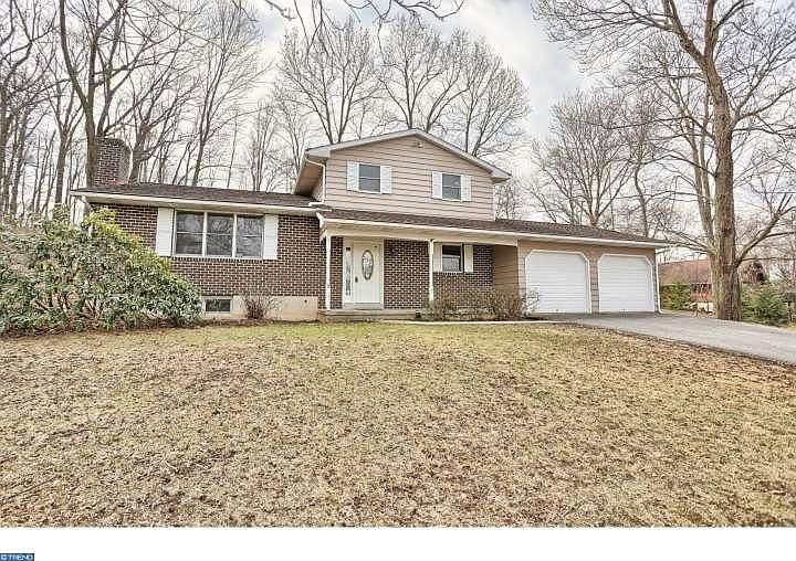 1st image of 422 Hillside Dr