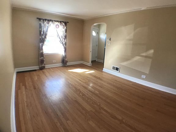 5th image of 5819 N Canfield Ave
