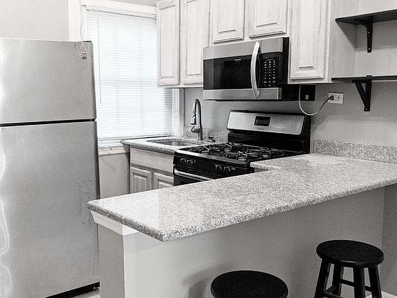 3rd image of 4438 Sansom St #1