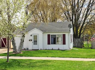 809 E Lincoln Ave, Little Chute, WI 54140