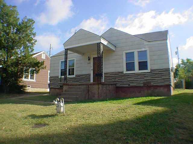 1st image of 1028 NW Quapah Ave