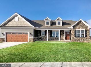 104 Sherry Ln, New Oxford, PA 17350