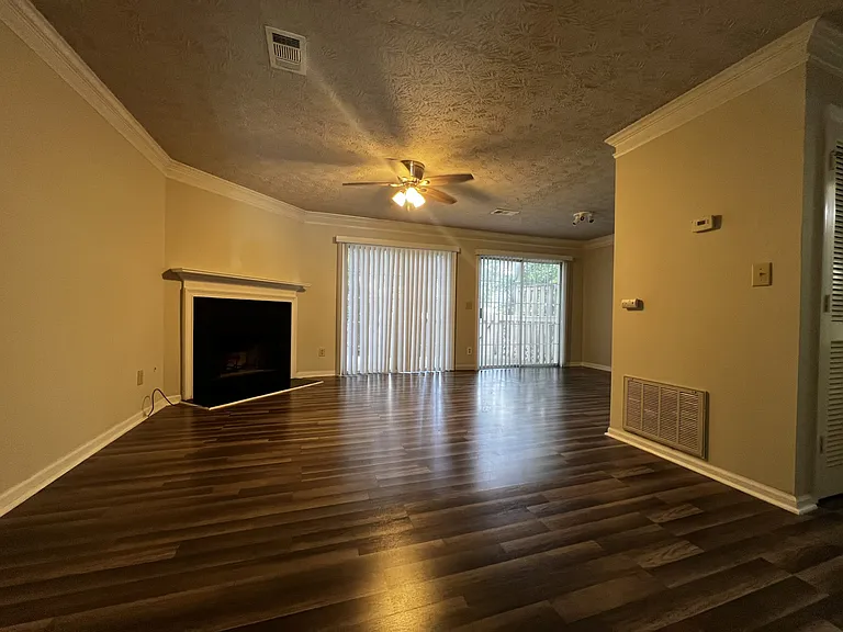 6617 Meadow Green Cir — Photo 3