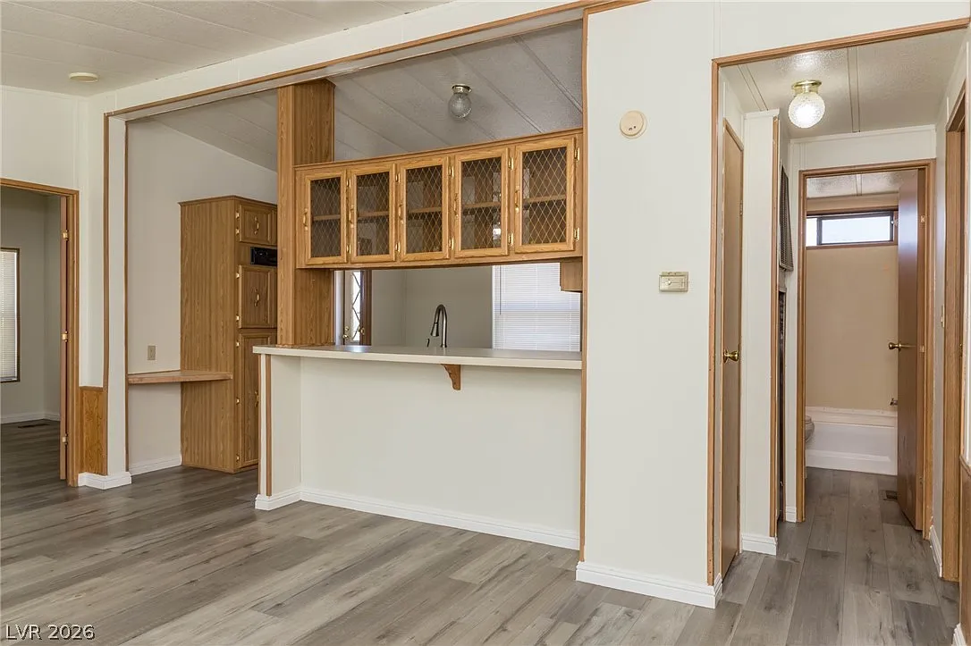 1130 E Mesquite Ave — Photo 2