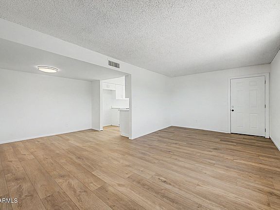 4th image of 4749 E MORELAND Street