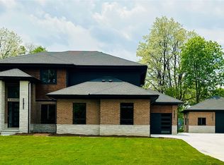 9 Annandale Rd, Leonard, MI 48367