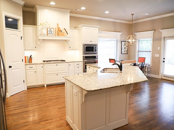 4th image of 5605 Alder Ln