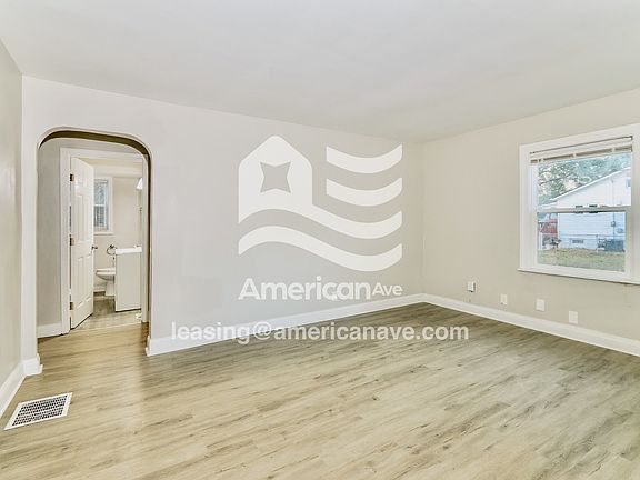 218228_005_wm_-_living_room_13280421.jpg