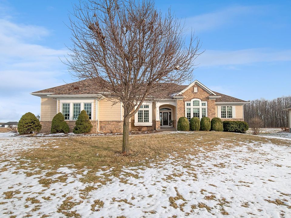 1st image of 581 Royal Saint Pats Dr