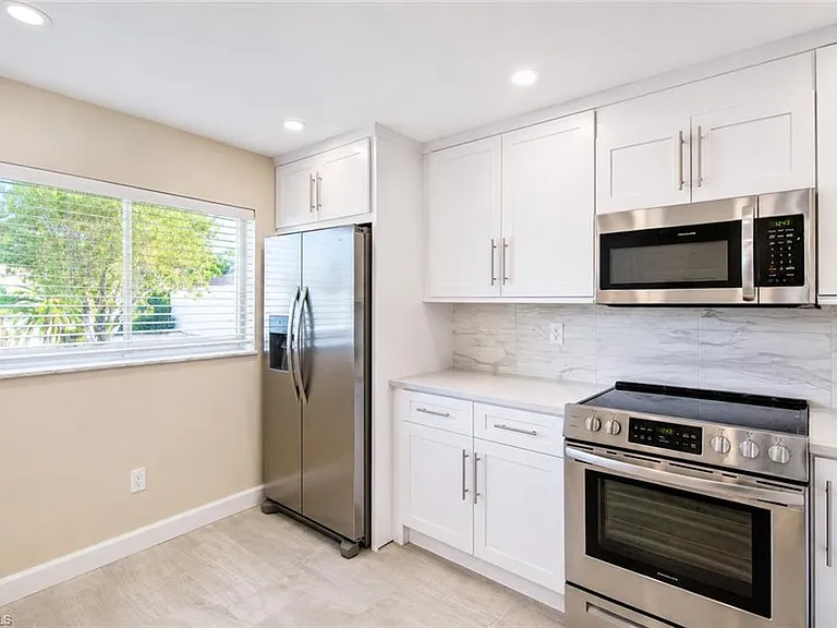 2360 Naples Trace Cir #6 — Photo 3