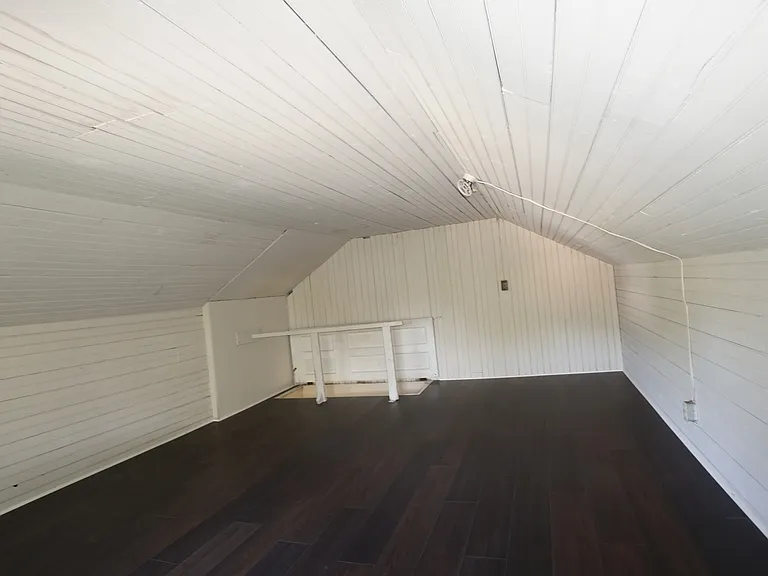 748 W Lincoln Hwy — Photo 11