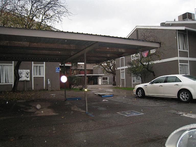 2nd image of 5239 E Huntington