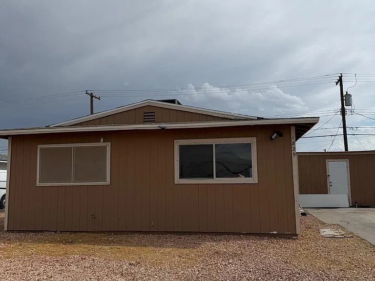 1829 W Cartier Ave — Photo 3
