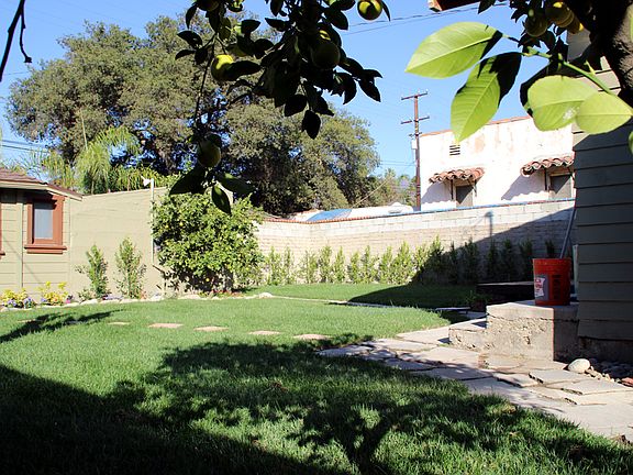 3rd image of 909 N San Gabriel Ave