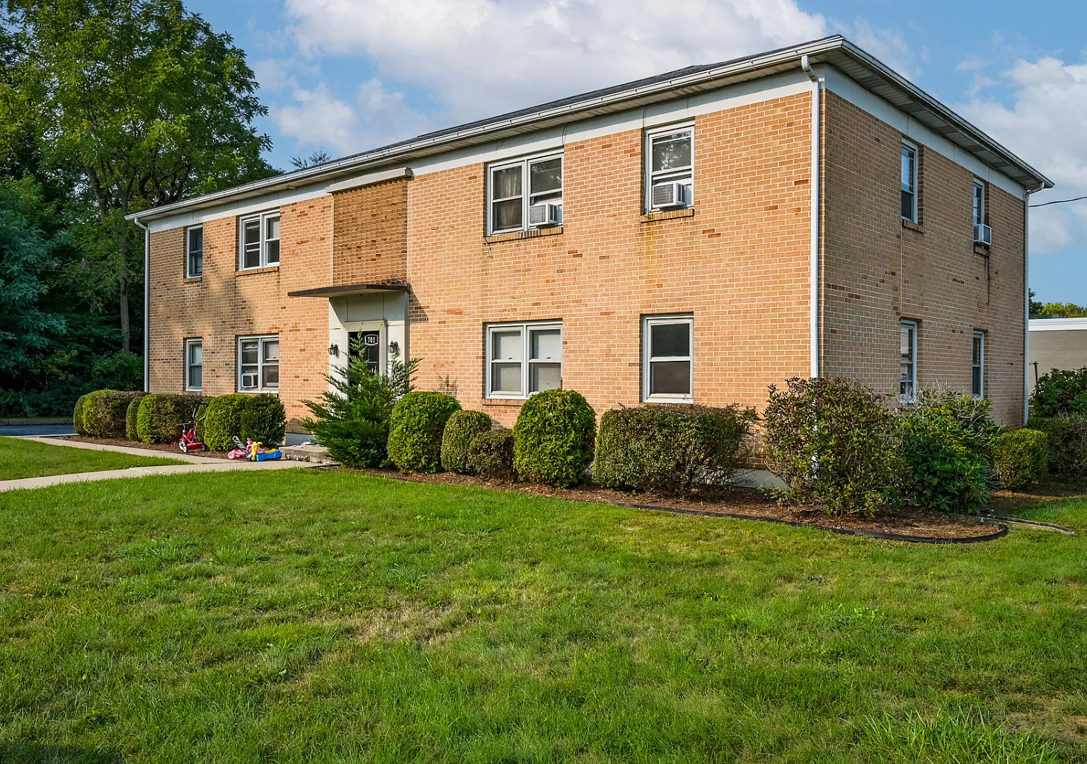 2 bed, $1,235 — Photo 2