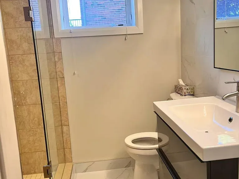 1376 Northaven Dr — Photo 2