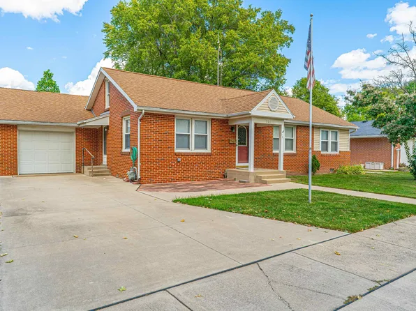 701 W Adams St, Clinton, IL 61727