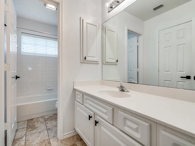 1420 Capstan Dr — Photo 16