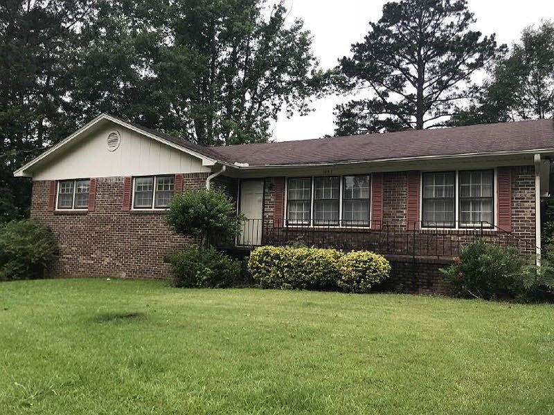 1st image of 1403 Lay Dam Rd