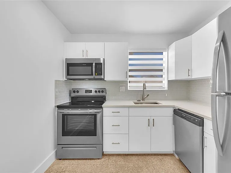 5122 NE 19th Ave #2 — Photo 8