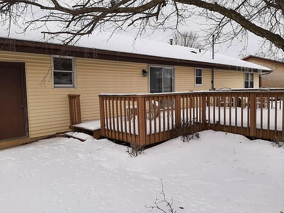 Deck off dining area